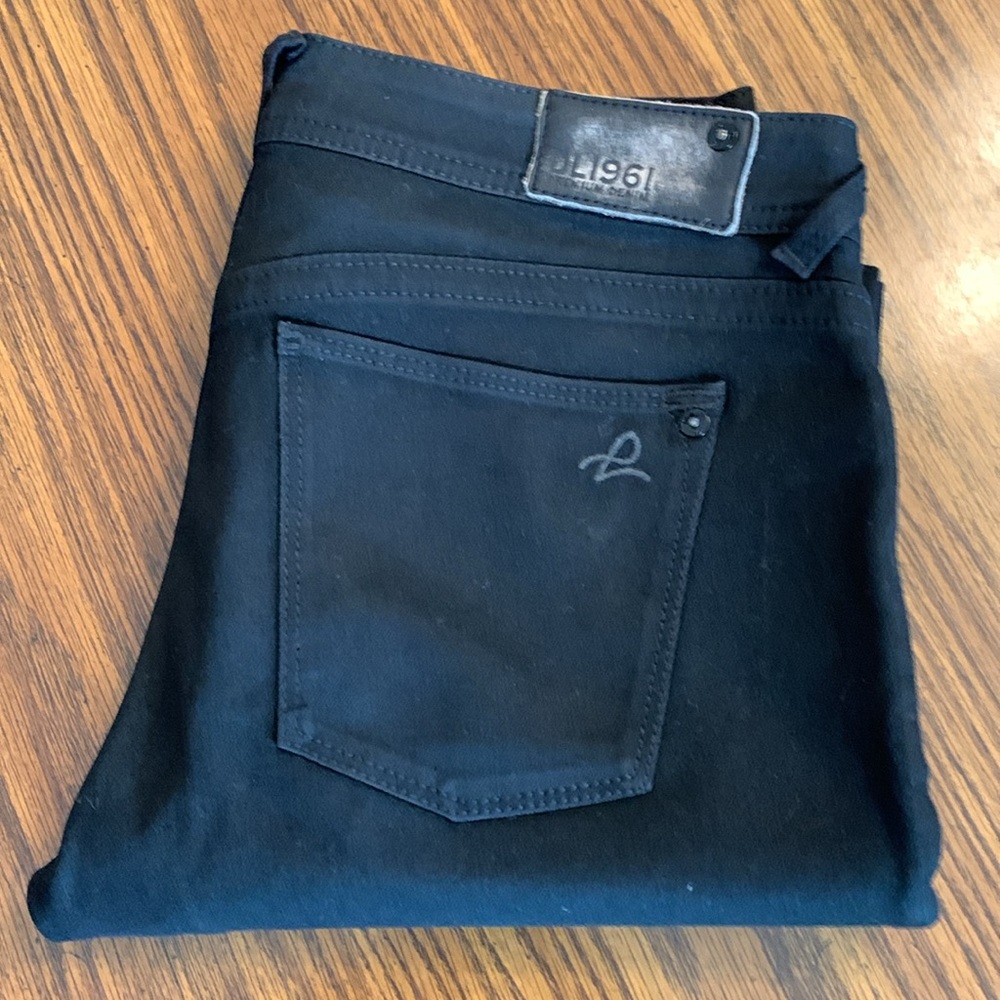 DL1961 Black Amanda Skinny Jeans Classic Style, Size 29. NWOT.
